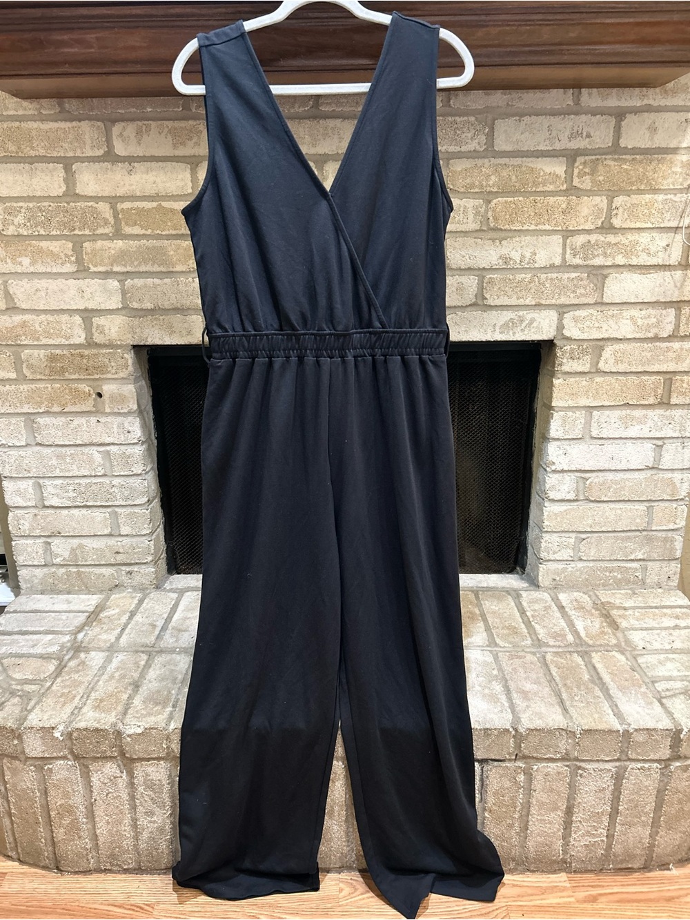 The Drop Women's Black V-Neck Sleeveless Jumpsuit EUC